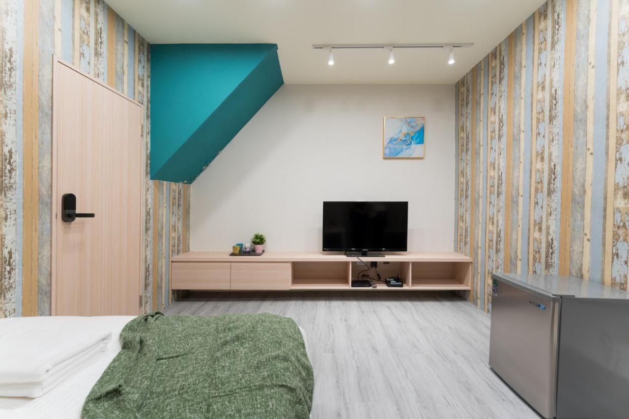 Reise Guesthouse 喜遊旅宿 ゲストハウス 旅マニア Тайнань Екстер'єр фото