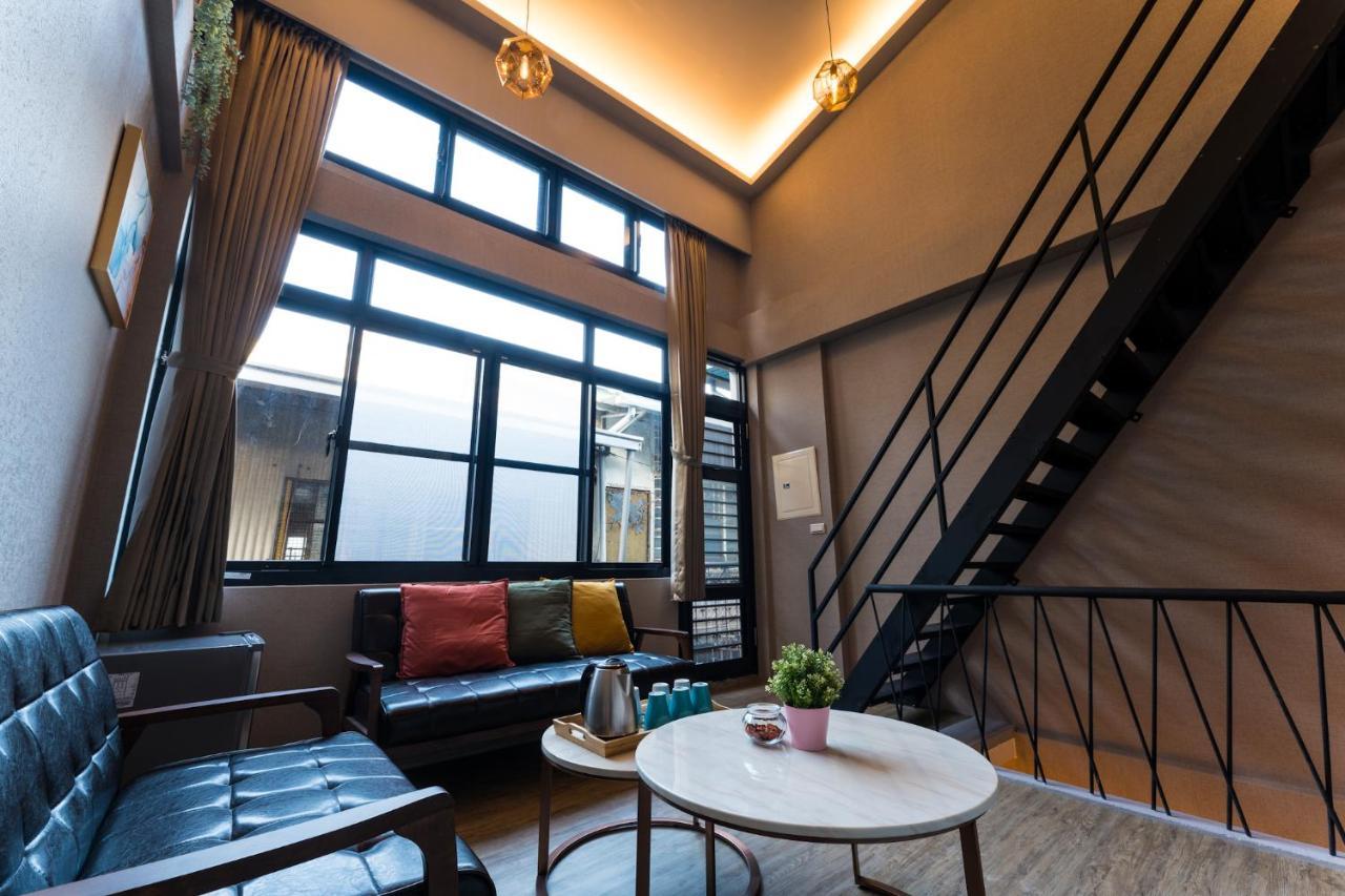 Reise Guesthouse 喜遊旅宿 ゲストハウス 旅マニア Тайнань Екстер'єр фото